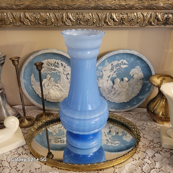 Victorian opaline blue vase - Picture 1 of 6